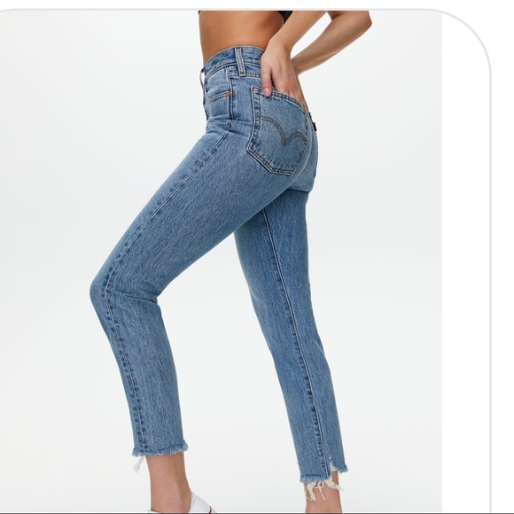 •LAST PAIR* Levi’s Wedgie hi waisted VTG inspired frayed jeans NWT SZ 30/SZ 10 - Picture 2 of 15